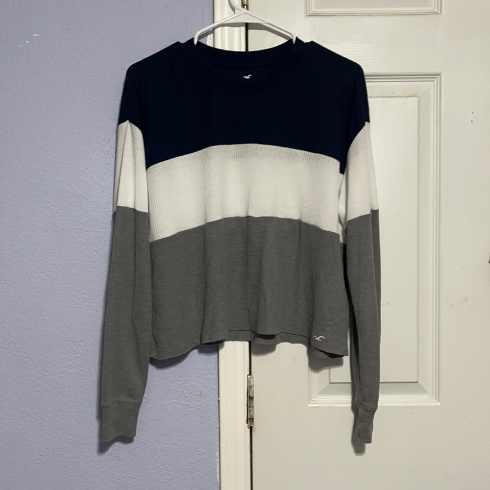 XS Hollister long sleeve.